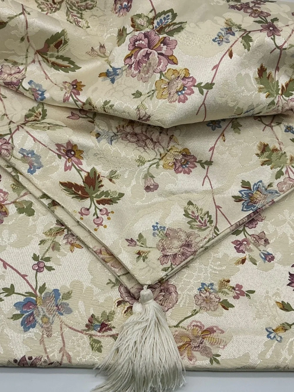Wedgwood England 1759 Table Runner